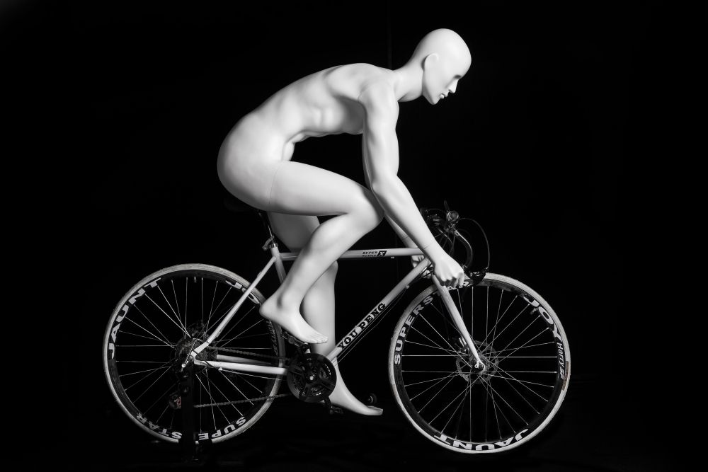 Schaufensterfigur "Bodysculpt" SPORT Herr Radfahrer, mit skulpturiertem Kopf, Farbe: weiß
